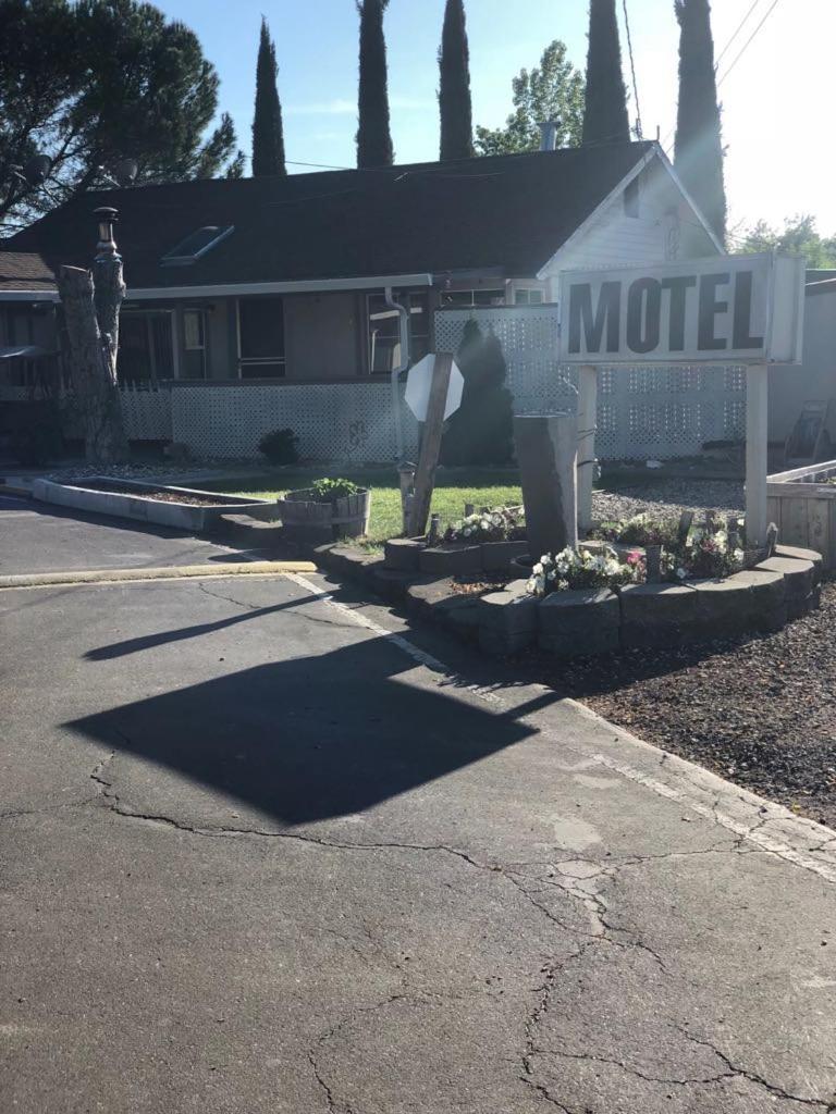 Kelseyville Motel Екстер'єр фото